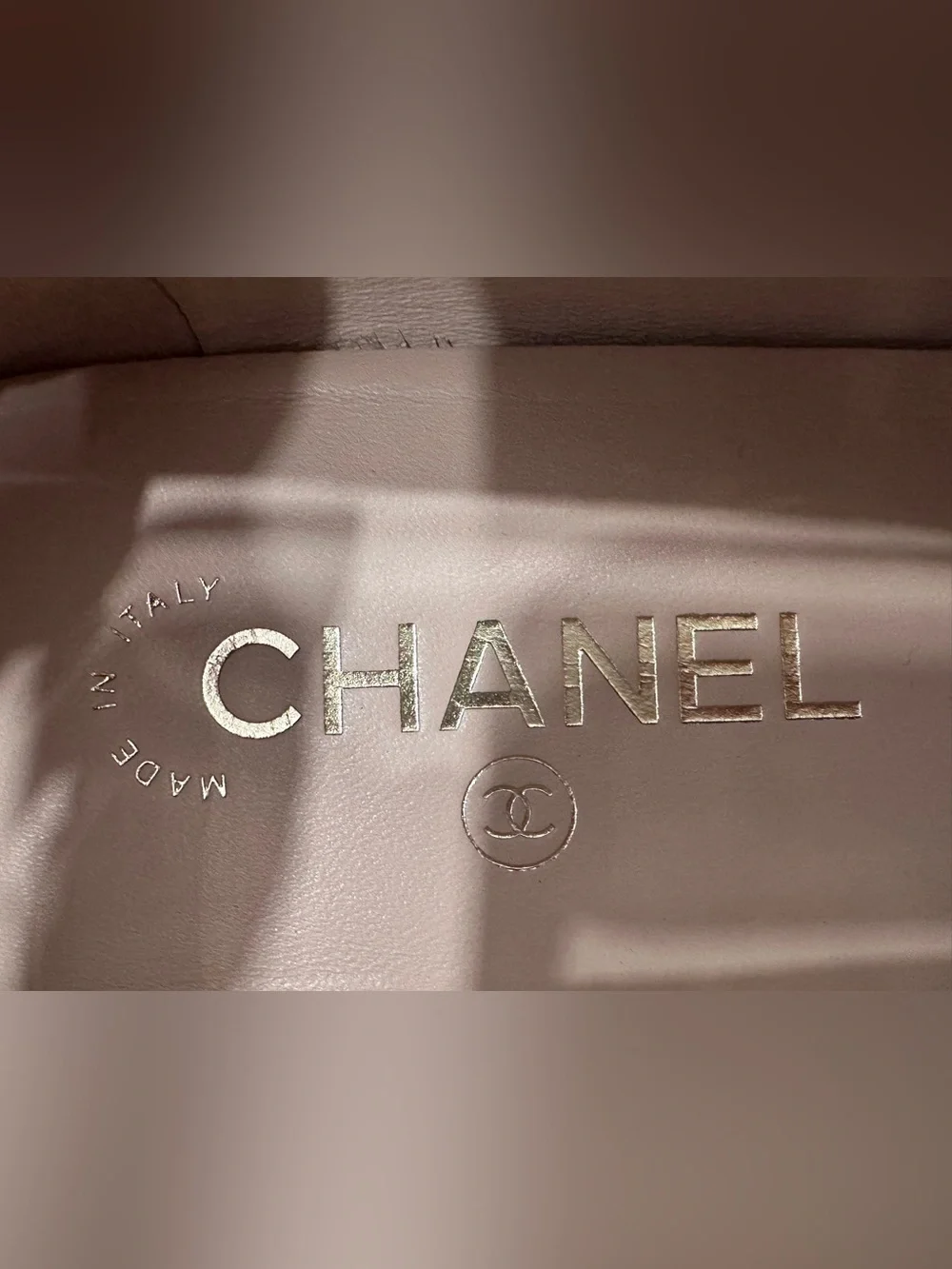 CHANEL CC LOGO BEIGE & BLACK LEATHER BALLET BALLERINA FLATS SHOES Size 40